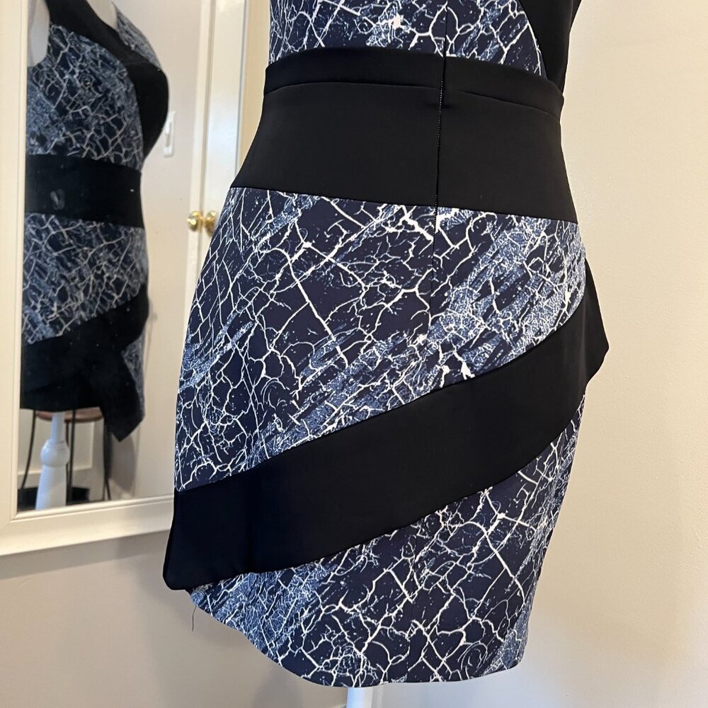 BCBGMaxAzria 'Dalia" Blue and Black Asymmetrical Sheath Dress, Size 4 - Picture 14 of 16